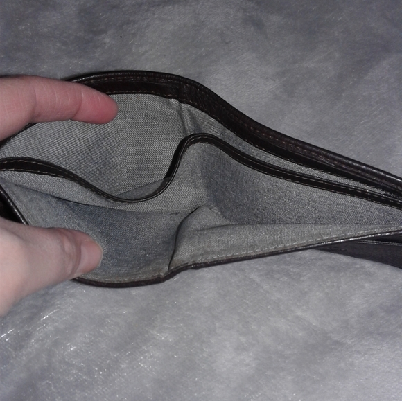 Roots Wallet - Picture 2 of 4